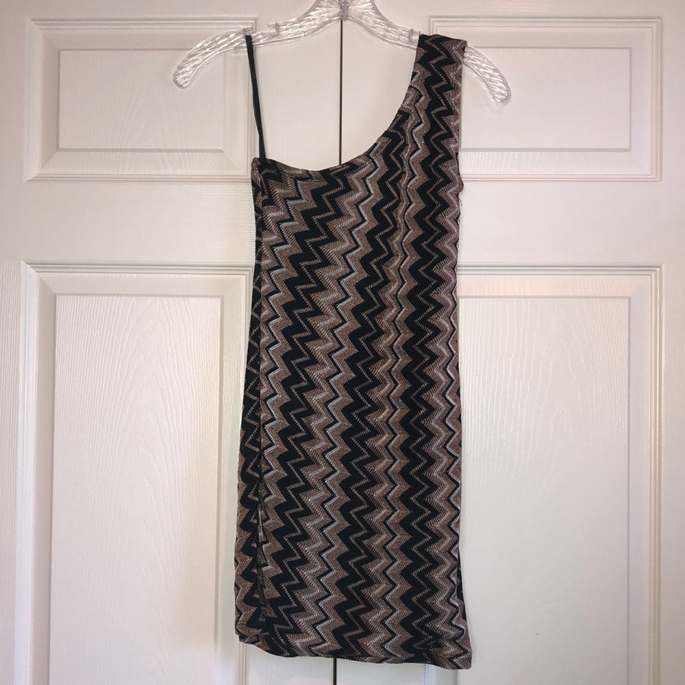CHERYL Gold & Black Chevron One-Shoulder Dress